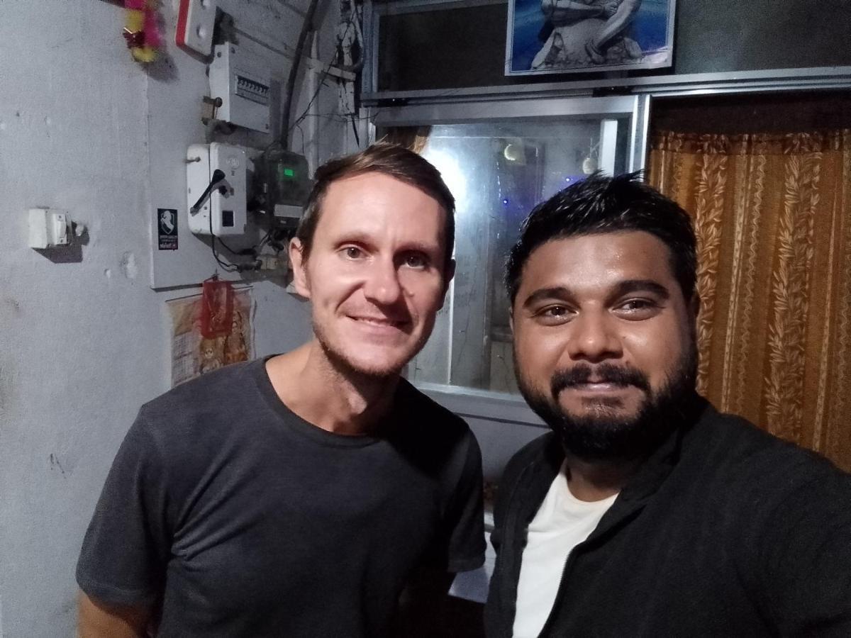 Atathi Niwas Guest House For Backpackers And Travellers Siliguri Exteriér fotografie