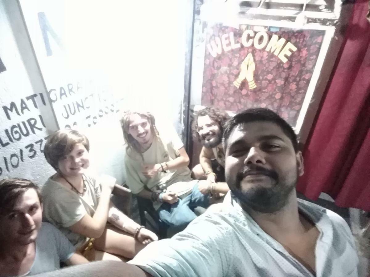 Atathi Niwas Guest House For Backpackers And Travellers Siliguri Exteriér fotografie