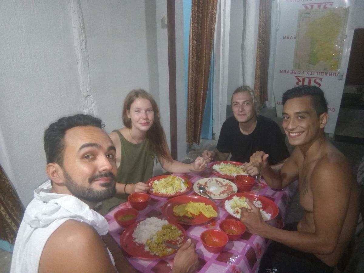 Atathi Niwas Guest House For Backpackers And Travellers Siliguri Exteriér fotografie